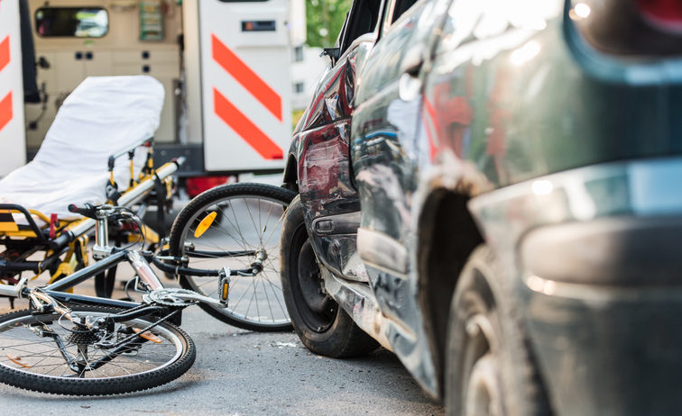 accident entre voiture et vélo